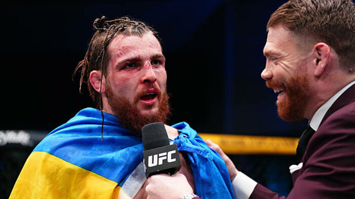 Кровь и боль ветерана. Украинец Донченко одержал вторую победу в UFC