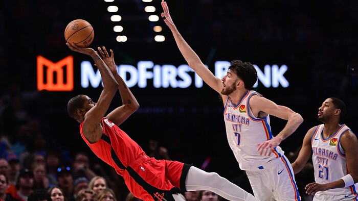 НБА: Трипл-даблы Касла, Йокича и Шенгюна, победа Хьюстона в Оклахоме