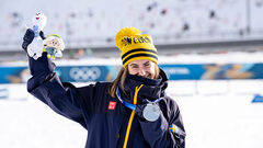 Від радості до шоку: лижниця зламала медаль ОІ-2026 після нагородження