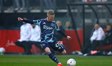 ФОТО. Как Зинченко дебютировал за Аякс в матче чемпионата Нидерландов
