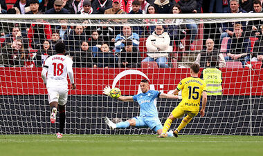 ВИДЕО. Как Цыганков упустил супермомент в матче с Севильей