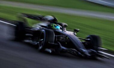 Известный кинорежиссер подал многомиллионный иск против новой команды Ф1