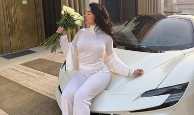 ФОТО. Роналду подарил Джорджине новый Ferrari за сотни тысяч долларов