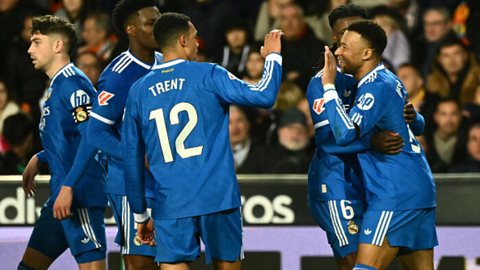 Мбаппе добил на 90+1-й. Реал одолел Валенсию и продолжает погоню за Барсой