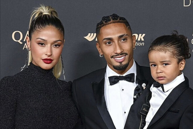 ФОТО. Дружина гравця Барселони виступила проти ЗМ Усмана Дембеле