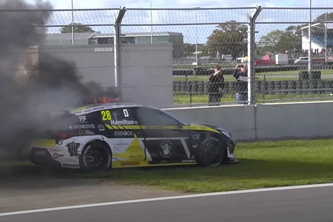 ФОТО. Брат Хемілтона потрапив у пожежу під час гонки на Сільверстоуні