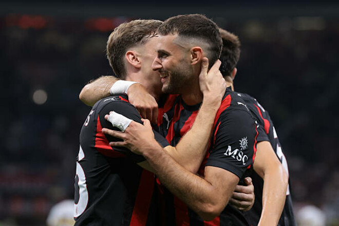 Первый гол Нкунку. Милан разгромил Лечче в Кубке Италии