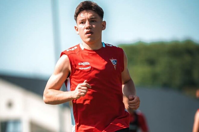 Невероятный выстрел. Хлань забил дебютный гол за Гурник в Польше