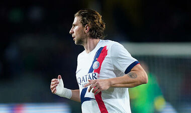 Mbapp's goal rescued Lil in a game against PSG. Zabarny came out for replacement