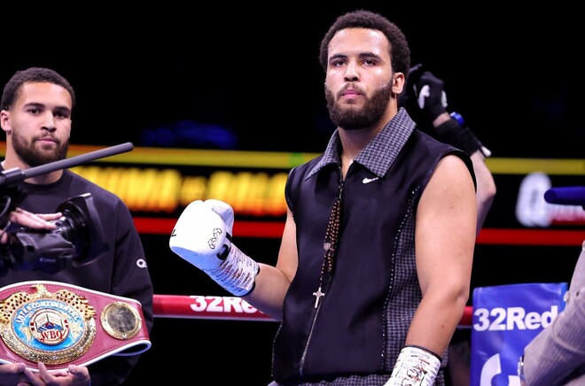 Звездный боксер нашел заранее оправдание, если проиграет Усику