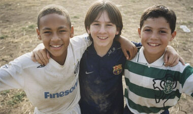 ФОТО. Дизайнер створив унікальні дитячі знімки Роналду, Мессі та Неймара