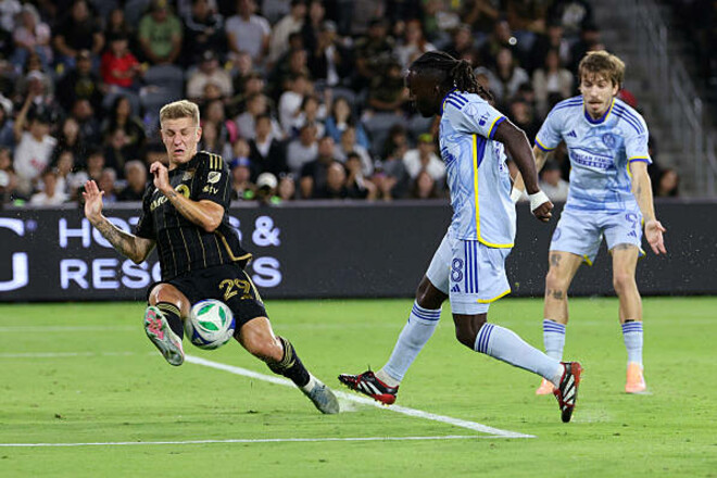 MLS. Переможний матч Смолякова, черговий гол Мюллера