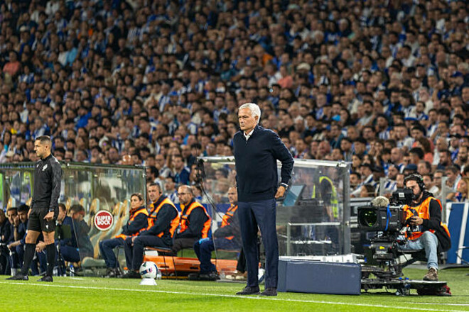 ВІДЕО. Теплий прийом: Моуріньо потрапив під приціл фанатів Порту