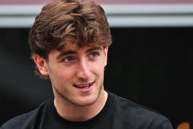 Уволенный пилот Ф1 может перейти к конкурентам. Состоялись переговоры