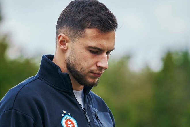 Украинский нападающий стал участником разгрома. Его клуб прошел дальше