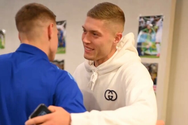 ВІДЕО. Ярмолюк та Довбик приїхали до розташування збірної України