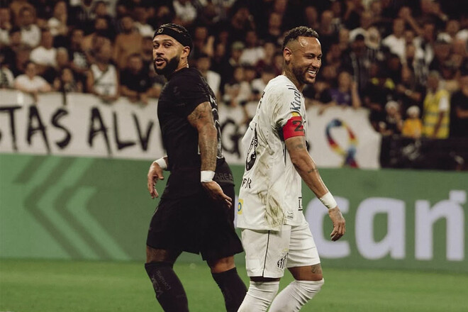 ФОТО. У звезды мирового футбола украли паспорт