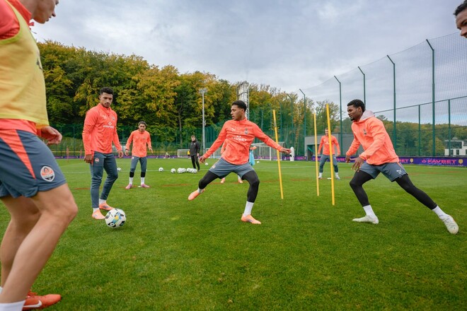 ФОТО. Шахтар провів тренування без збірників