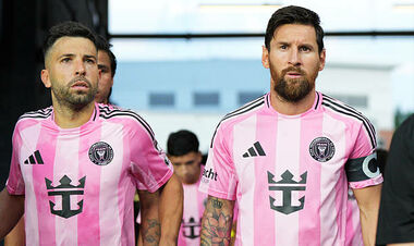 «Какое безумие». Реакция Месси на решение легенды Барсы завершить карьеру