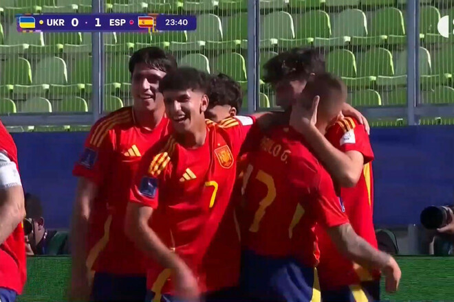 ВИДЕО. Неудачно создавали офсайд. Украина U-20 пропустила гол от испанцев
