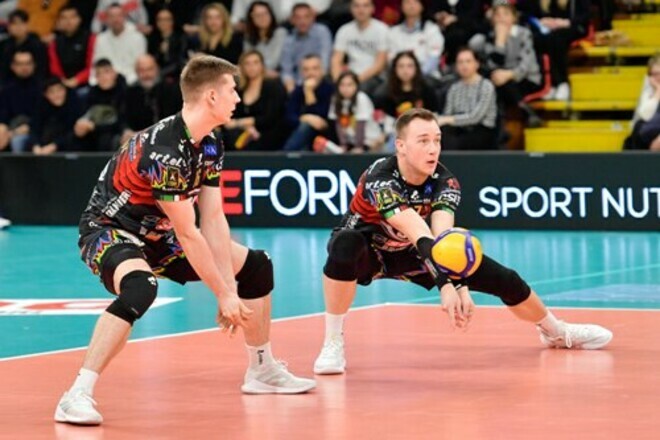 ВИДЕО. Плотницкий отказался пожимать руку россиянам в волейболе