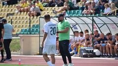 ВИДЕО 18+. Тренер и футболисты Ворсклы вступили в спор с фанатом