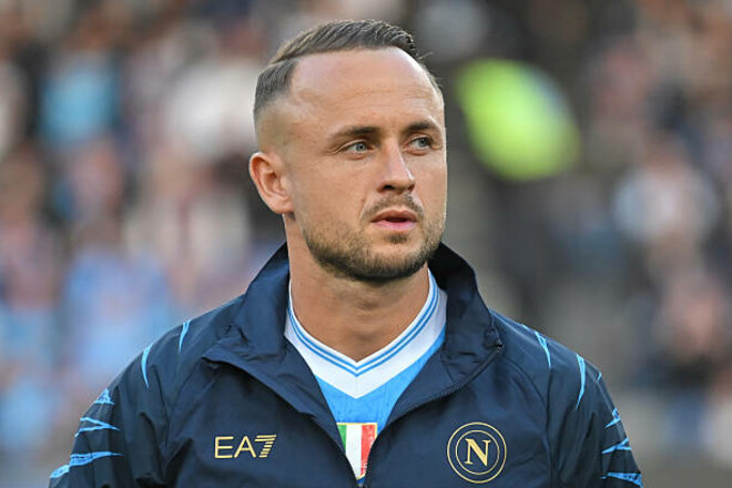 Не встиг приїхати. Гравець Наполі залишив збірну через травму