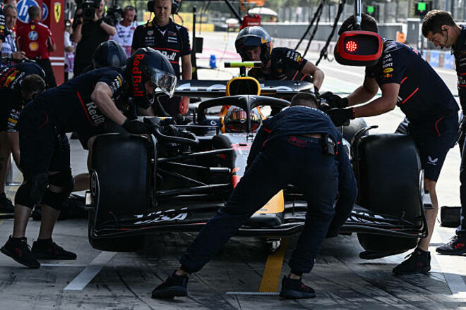 ВІДЕО. Піт-стоп за 2,05 секунди. Найкраща зупинка Гран-прі Сінгапуру