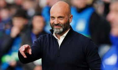 Тренер сборной Исландии рассказал все, что думает о Реброве и Шевченко