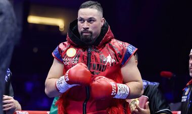 Паркер назвал единственного боксера, который способен разбить Усику лицо