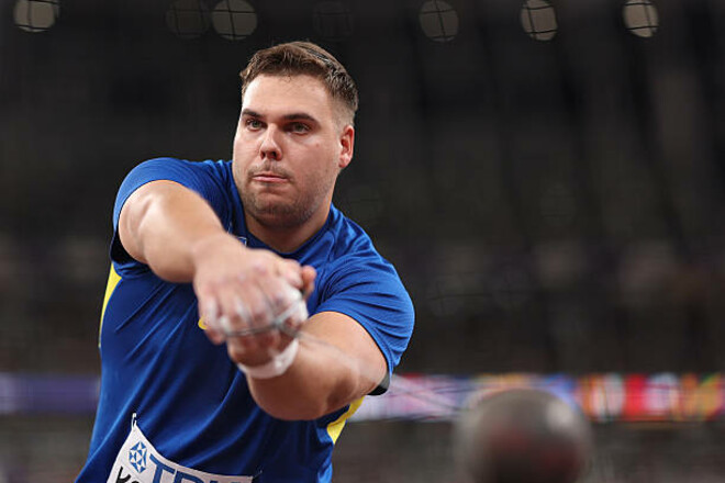 Известный легкоатлет мог стать футболистом. Играл в украинском клубе