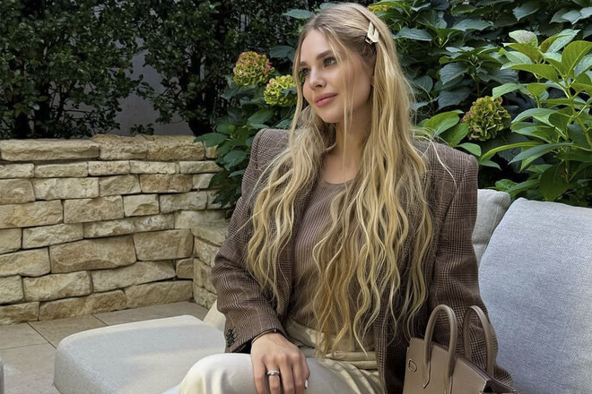 ФОТО. Жена Забарного снова покоряет Париж своей красотой