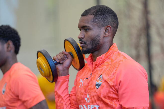 Шахтер имеет долг перед Барселоной по футболисту, которого покупали не там