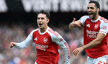 ВИДЕО. Новички уже сияют. В АПЛ выбрали гол и сейв месяца