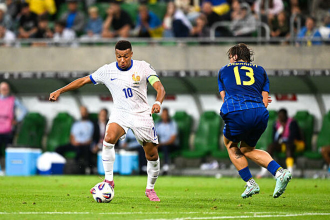 ВИДЕО. Его не остановить. УЕФА смакует, как Мбаппе раскрутил Забарного