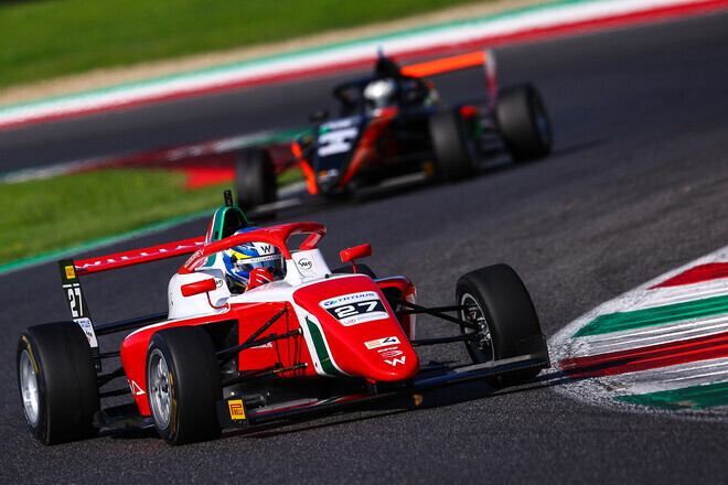Oleksandr Bondarev in the qualification of F-4 Italy. Watch online LIVE thumbnail