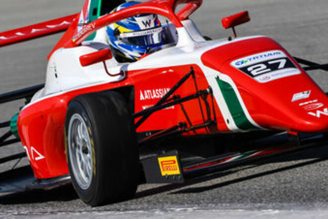 Отбор в финал. Бондарев в гонке Ф4 Италии. Смотреть онлайн LIVE