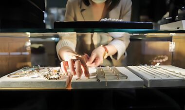 Поліція Макао припинила нелегальну схему в ювелірному магазині