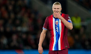 Холанд пересек отметку в 50 голов за Норвегию. Сколько у его отца?