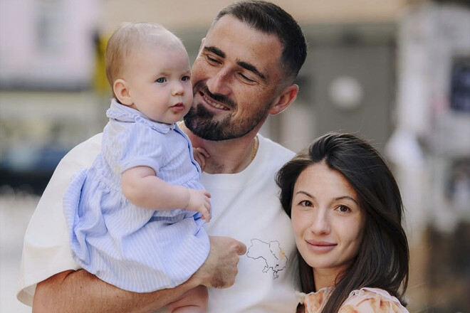 ФОТО. Реакция жены Калюжного на гол мужа в ворота Исландии