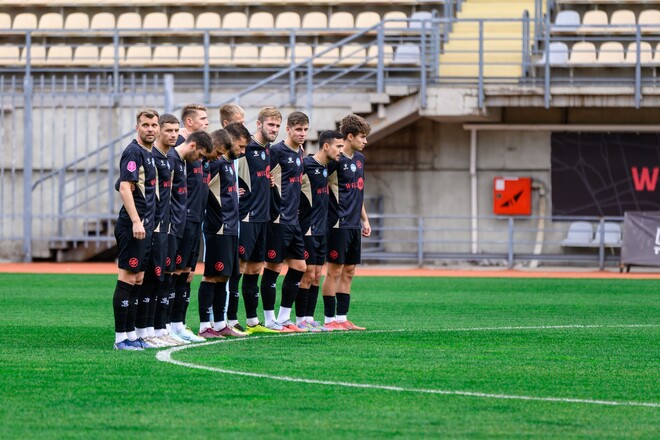 Аутсайдер Первой лиги расстался с защитником