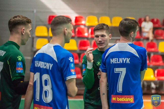 Чемпіонат України з футзалу: розгром від ХІТа, перша осічка Кардинала