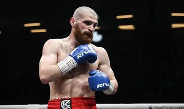 Именитый украинский боксер быстро уничтожил соперника и выиграл два титула