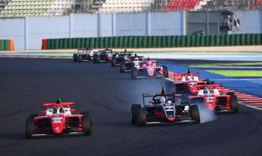 Бондарев в гонке Формулы-4 Италии. Смотреть онлайн LIVE