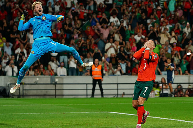 Промах Роналду, хет-трик Холанда, юнаки здолали Уельс, Постол узяв пояс