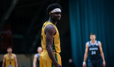 Американский форвард Прикарпатья продлил контракт с клубом