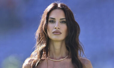 ФОТО. Итальянская журналистка впечатлила Довбика. Она – топ