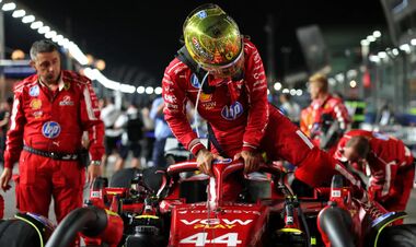 ХЕМІЛТОН: «Краще це станеться зараз, коли Феррарі не бореться за титул»