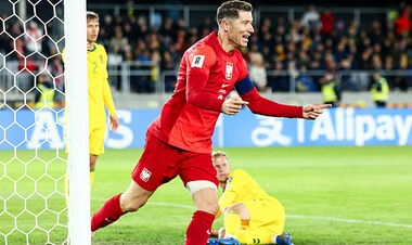 Lewandowski goal and dry leaf. Poland on the beat Lithuania
