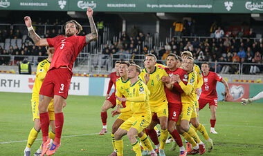 Литва – Польща – 0:2. Як забили сухий лист із кутового. Відео голів і огляд